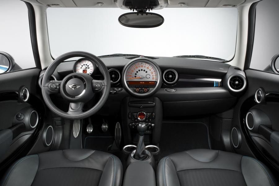  Mini Cooper S Bayswater 2012 года  (фото 5 из 17)